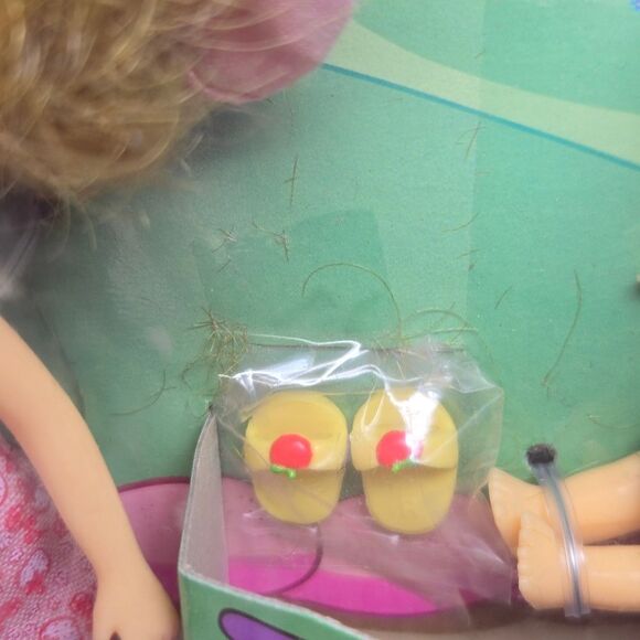 Berry Sweet Sisters STRAWBERRY SHORTCAKE And Apple Dumpling 2002 Summer Lovin' - Picture 15 of 16